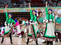 6图湖人击沉快船 詹姆斯与东契奇击掌8图湖人擒森林狼4连胜 詹姆斯东契奇击掌庆祝